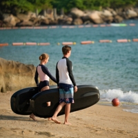 Planche de surf en fibre de carbone Ocean Waters Surfing Foil E-Hydrofoil pliable et portable avec télécommande