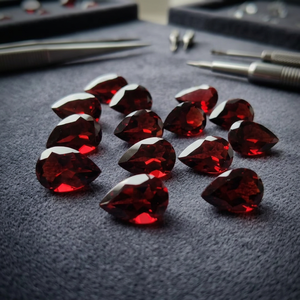 Granat rouge naturel de haute qualité, taille poire 10x8 MM, pierre précieuse facettée en vrac, pierre rouge pour fabricants de bijoux et acheteurs en gros - Product Image 3