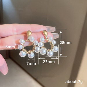 Orecchini a Perno Geometrici in Stile Coreano con Perle e Cerchi, Gioielli Floreali Irregolari per Donne, Uso Quotidiano, Outfit da Festa, Regalo - Product Image 5
