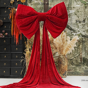 فيونكة حمراء عملاقة من المخمل للكريسماس بالجملة لتزيين مراكز التسوق وخلفيات حفلات الزفاف والفعاليات الخارجية وديكورات الكريسماس - Product Image 2