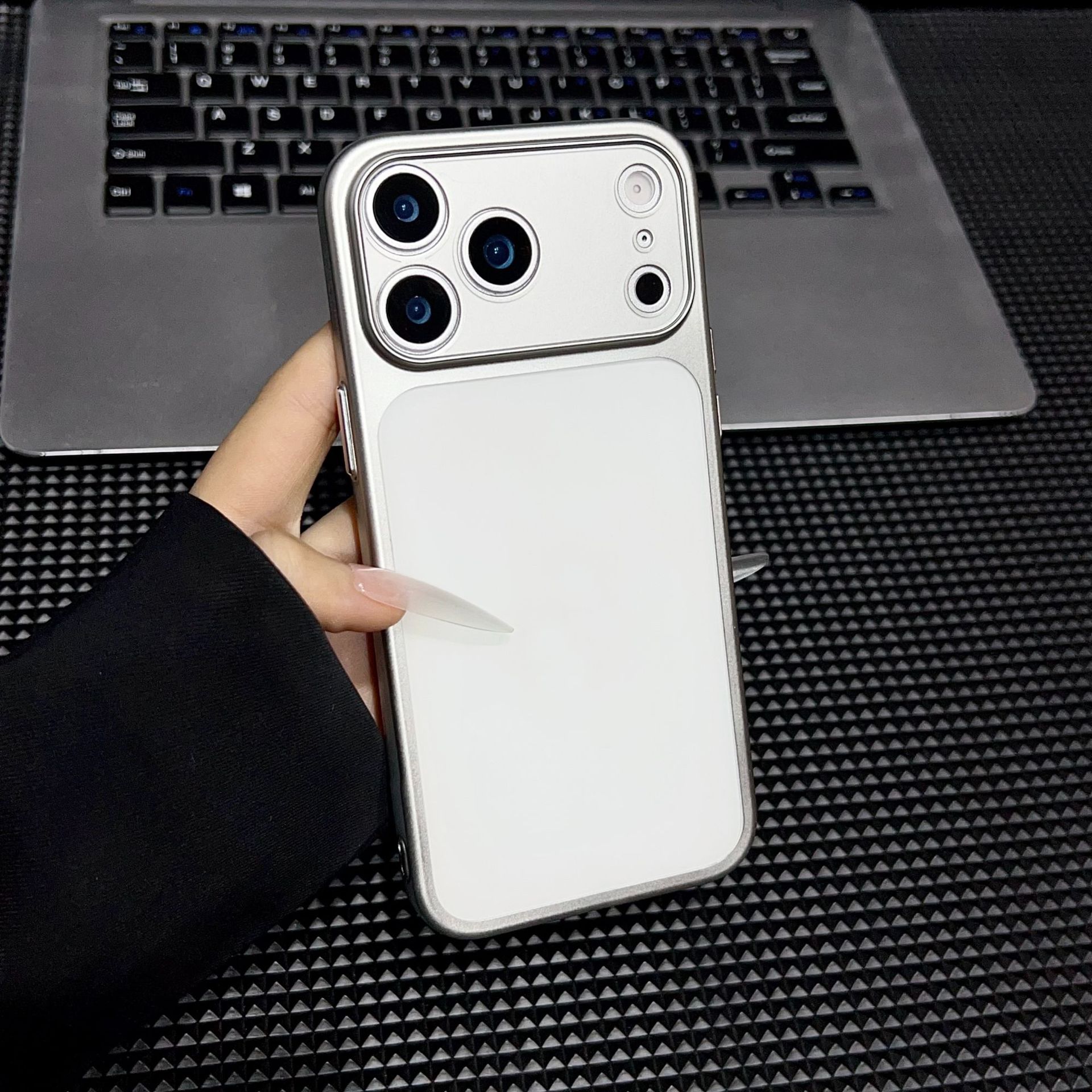 Chapado mate de plata de 08 mm de grosor.