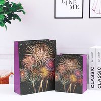 Sacs cadeaux imprimés avec des motifs de feux d'artifice colorés et créatifs, avec estampage doré, pour la promotion des magasins et l'emballage de cadeaux et d'artisanat