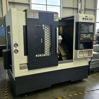Tour CNC à banc incliné horizontal 4 axes TCK40 avec axe Y, outillage motorisé à broche unique pour pièces automobiles/aérospatiales
