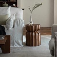 Table basse en bois moderne PurelyFeel avec design sculpté en racine, idéale pour salon et usage commercial, facile à nettoyer