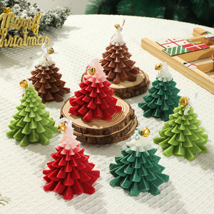 折り紙風レイヤードクリスマスツリー型アロマキャンドル　手作り3D幾何学模様パインツリー　ソイワックスアロマキャンドル　クリスマスのテーブルや家の装飾に - Product Image 3