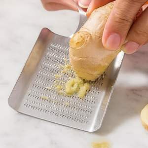 Râpe à gingembre et à ail en acier inoxydable de qualité supérieure, polie miroir, râpe à wasabi, zester à ail, éplucheur - Product Image 2