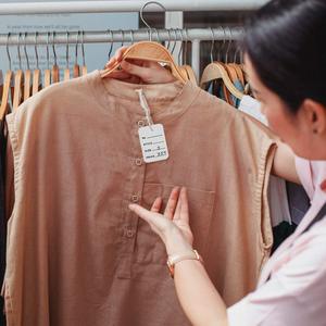 Etiqueta de precio de <span class=keywords><strong>ropa</strong></span> de papel blanco personalizable <span class=keywords><strong>para</strong></span> venta al por menor <span class=keywords><strong>para</strong></span> <span class=keywords><strong>ropa</strong></span>, zapatos, productos de supermercado, exhibición de joyería, <span class=keywords><strong>para</strong></span> promociones - Product Image 5