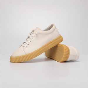 Vente en gros de baskets décontractées sportives à semelles en caoutchouc antidérapantes, basses, en cuir de vache blanc et noir pour hommes - Product Image 4