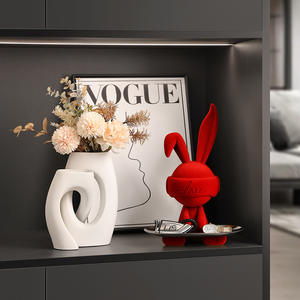 Ornamen Kelinci dari Resin Kreatif untuk Penyimpanan Kunci di Serambi, Dekorasi Ruang Tamu Mewah Ringan untuk Lemari TV, Hadiah Pindah Rumah Baru - Product Image 4
