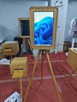Maßgefertigte Fotobox mit 15,6-Zoll-LCD-Bildschirm, 1920x1080 Auflösung, App-/Fernbedienungs-/Tastensteuerung und Automatischem Fotodrucker für Gewerbliche Veranstaltungen