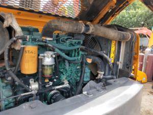 Excavatrice sur chenilles hydraulique d'occasion Volvo d'origine japonaise, modèle pompe à engrenages 8T, poids opérationnel testé et inspecté, vente à bas prix - Product Image 4