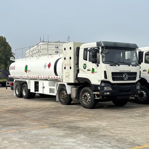 Camion-citerne à carburant Dongfeng 8x4 de 25 m3, robuste, pour le transport de liquides dangereux et de marchandises à risque - Product Image 2