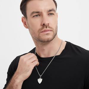 Nouveauté : pendentif en acier inoxydable pour homme, croix, bouclier, armure <span class=keywords><strong>de</strong></span> Dieu, gravé d'un verset biblique, résistant à la décoloration, bijoux <span class=keywords><strong>de</strong></span> foi, vente en gros - Product Image 4