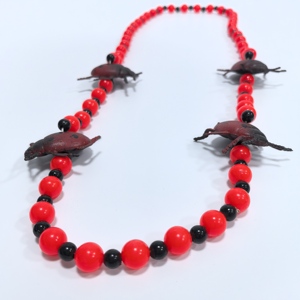 Collana di Perline Artigianale all'Ingrosso a Forma di Coccinella Nera in Gomma per Halloween, Collana di Perline Rosse e Nere, Decorazione per Feste di Carnevale - Product Image 2