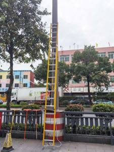 EN61478 Kingbridge <span class=keywords><strong>Fibra</strong></span> <span class=keywords><strong>De</strong></span> Vidrio Y Industrial Recto Retráctil <span class=keywords><strong>De</strong></span> La Extensión <span class=keywords><strong>De</strong></span> La Escalera Telescópica <span class=keywords><strong>De</strong></span> Aluminio - Product Image 4