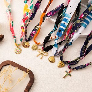 2025 Date À La Mode Shell Coeur En Acier Inoxydable Charme Écharpe Collier Personnalisé Bandana Charmes Collier - Product Image 1