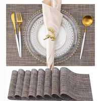 Nouveaux sets de table rectangulaires en PVC Teslin, très demandés, au design minimaliste et haut de gamme, parfaits pour les tables à manger et comme sous-verres.