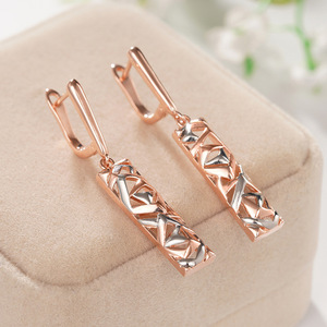 Orecchini Pendenti Geometrici Triangolari Futuristici per Donne, Gioielli di Moda Trendy - Product Image 3