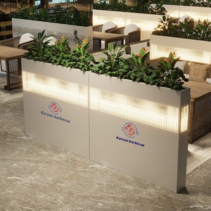 ฉากกั้นบูธโลหะแบบโมดูลาร์ทันสมัยปรับแต่งได้ พร้อมรั้วเหล็กดัด สำหรับร้านอาหาร/คาเฟ่ หรือการแบ่งพื้นที่ห้องนั่งเล่น - Product Image 5