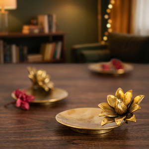 Assiette décorative en forme de fleur dorée, en métal fait main, design moderne pour la décoration de table de mariage - Product Image 4