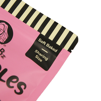 Sacs d'emballage alimentaire pour snacks croustillants sur mesure sac avec pochette debout et fermeture éclair avec étagère de présentation en papier carton