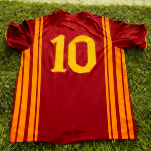 Großhandel 2023 Mode Günstige Neue Modell Fußballtrikots Hochwertige Rote Fußballuniformen Mit LOGO - Product Image 1