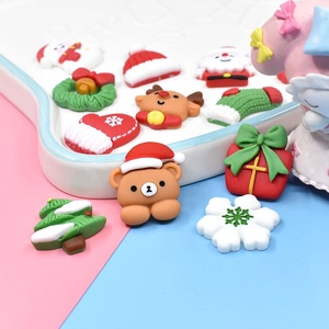 Abalorios de resina de Papá Noel y muñecos de nieve para decoración navideña DIY, cabujones de oso de base plana para regalos y manualidades navideñas DIY - Product Image 4
