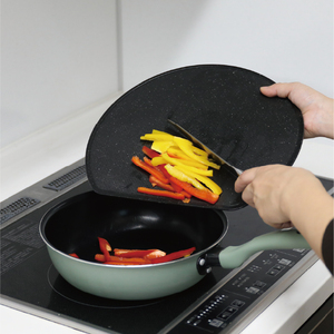 Tabla de Cortar de Cocina en Forma de Media Luna, Altamente Útil, Higiénica, Conveniente y Resistente a las Manchas - Product Image 5