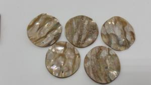 Concha de abulón natural con colores iridiscentes y patrones orgánicos para joyería, manualidades, decoración y proyectos creativos. - Product Image 2