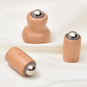 Rouleau de massage facial en acier inoxydable avec poigné<span class=keywords><strong>e</strong></span> en bois et boule de glace pour le soin du visage et des yeux - Product Image 1