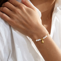 Bracelet Minimaliste pour Femme en Acier Inoxydable Plaqué Or 18K avec Breloque Cœur Animal et Perle d'Eau Douce Naturelle – Vente en Gros