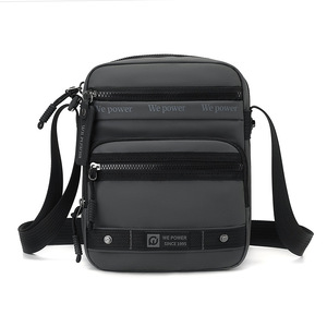 Bolso de Pecho Estilo Coreano para Hombre, Nuevo Estilo, Informal, Impermeable, de Gran Capacidad, Tipo Bandolera Oxford - Product Image 1
