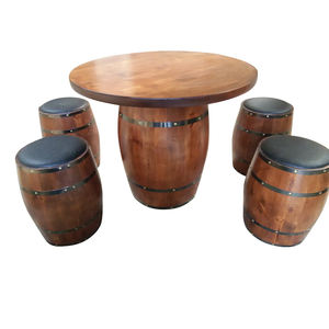 طاولة خشبية مخصصة لتناول الطعام والنبيذ مع أربعة كراسي للنبيذ الأحمر Lovingston Rotunda الأحمر - Product Image 1