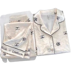 <span class=keywords><strong>Pigiama</strong></span> da <span class=keywords><strong>Donna</strong></span> di Lusso Autunno Inverno Nuovo Cardigan in Velluto Dorato a Maniche Lunghe Set Abbigliamento da Casa Floreale <span class=keywords><strong>Taglie</strong></span> Forti - Product Image 1