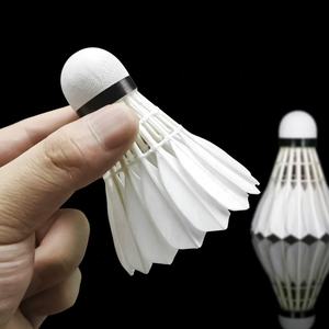 Volant de balle de badminton en gros Tournoi professionnel Plume de canard Cigu fabriqué en Chine - Product Image 5