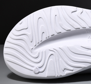 รองเท้าแตะแบบสวมสำหรับฤดูร้อนใหม่ สำหรับผู้หญิงและผู้ชาย พื้นหนา สไตล์สไลด์ นุ่มสบาย ทำจากวัสดุ EVA แบบโปร่ง รองเท้ากีฬาแบบลำลองสำหรับชายและหญิง เหมาะสำหรับใส่ไปชายหาด - Product Image 5