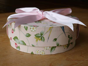 Caja de tocado circular en rosa fresa salvaje, regalos hechos a mano para la novia/invitado de boda/o fiesta nupcial - Product Image 6