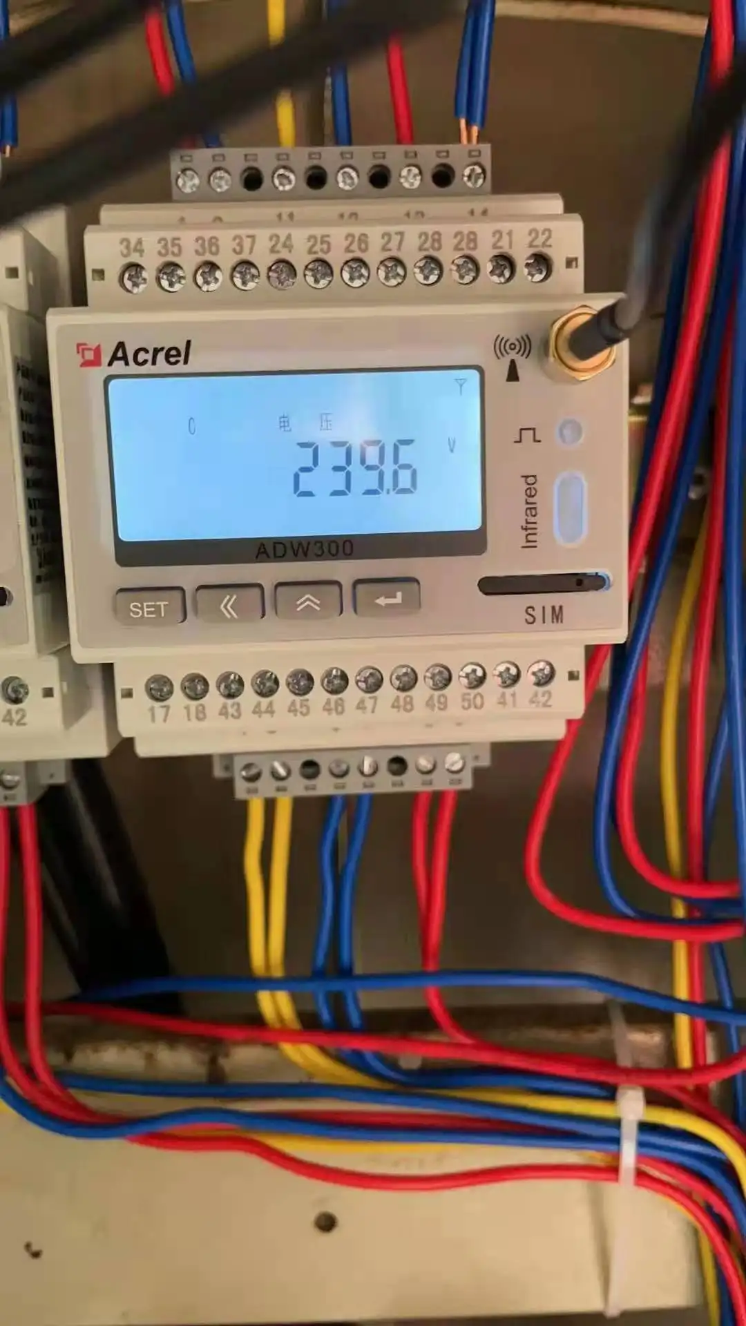 Acrel ADW300W Elektroinstrumente Din Rail drahtloser Energiezähler IOT Elektrizität WLAN intelligenter Energiezähler mit 3 geteilten CTs