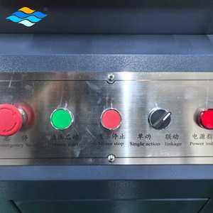 Machine à sertir les coins en aluminium - <span class=keywords><strong>Moteur</strong></span> et roulement contrôlés par PLC - Certifiée CE pour la fabrication de fenêtres en aluminium - Product Image 2