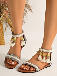 Sandales plates bohèmes à pampilles et perles pour femme, style ethnique géométrique tressé, avec bride de cheville et fermeture éclair arrière, chaussures d'été pour la plage - Product Image 1