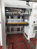 Découpe de lit plat CNC de précision avec enlèvement automatique des déchets ondulé