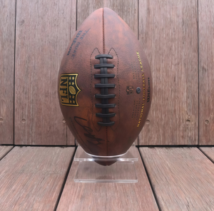 Espositore Moderno in Acrilico Trasparente Leggero per Palloni da Rugby e Calcio, Supporto per Vetrine di Negozi e Centri Commerciali - Product Image 4