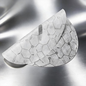 แผ่นมาส์กหน้าแบบกำหนดเองลายรังผึ้งกราฟีนควอนตัมจากพืชธรรมชาติ  นำไฟฟ้าได้  ใช้กับเครื่องเทอร์เมจไมโครเคอร์เรนท์ รุ่น Y303 - Product Image 1