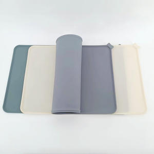 <b>Silicone</b> Pet Placemat Square <b>Waterproof</b> Non-slip Food Leakage Mat Cat Dog Pet Placemat - Product Image 1