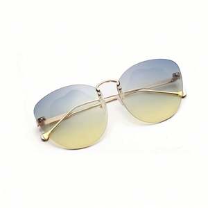 Nouvelles Lunettes de Soleil Vintage de Luxe pour Femmes 2020, Lunettes de Soleil Dégradées Surdimensionnées Sans Monture pour Femmes - Product Image 4