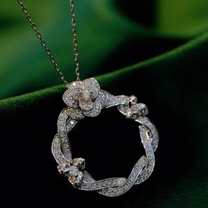 สร้อยคอจี้เพชรรูปดอกกุหลาบ Xinfly ทองคำแท้ 18K ประดับเพชร 0.7 กะรัต พร้อมสร้อยเชื่อมสำหรับเป็นของขวัญแต่งงานและหมั้น - Product Image 4