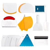 Petits outils de pâtisserie : spatule à crème en plastique, spatule à gâteau trapézoïdale, spatule à nouilles de riz semi-circulaire transparente et souple, compatible lave-vaisselle