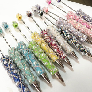 Luxe handgemaakte parelpen met diamanten, kralen en strass steentjes, soepel schrijvende balpen, DIY accessoires. - Product Image 2