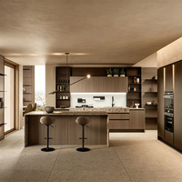 Îlot de cuisine moderne en bois massif KOJOON avec comptoir en acier inoxydable, design personnalisé pour villa, armoire en bois pour toute la maison