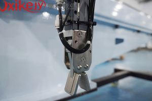 Bras robotisé horizontal à cinq axes de type B, adapté aux machines de moulage par injection industrielles de 80T à 530T, pièces automobiles à haute résistance - Product Image 5